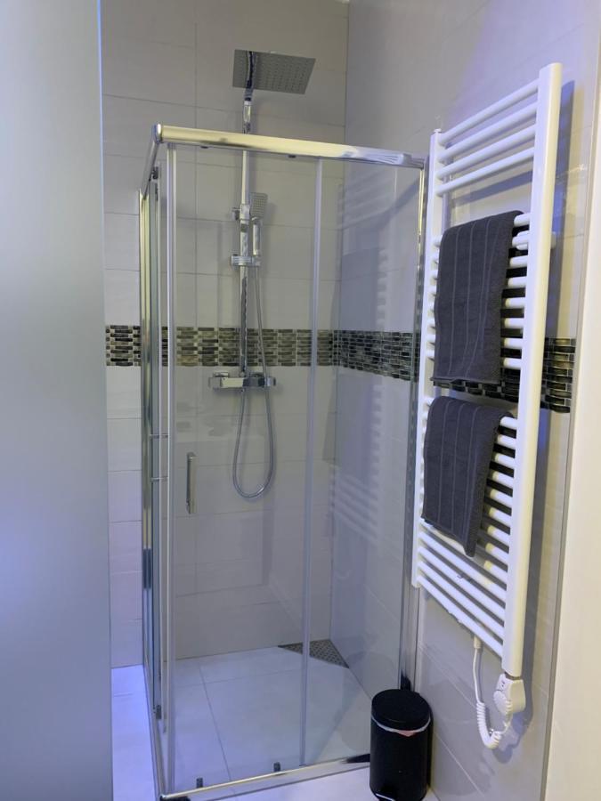 Executive Single Room With En-Suite In Guest House City Centre Luxemburg Kültér fotó