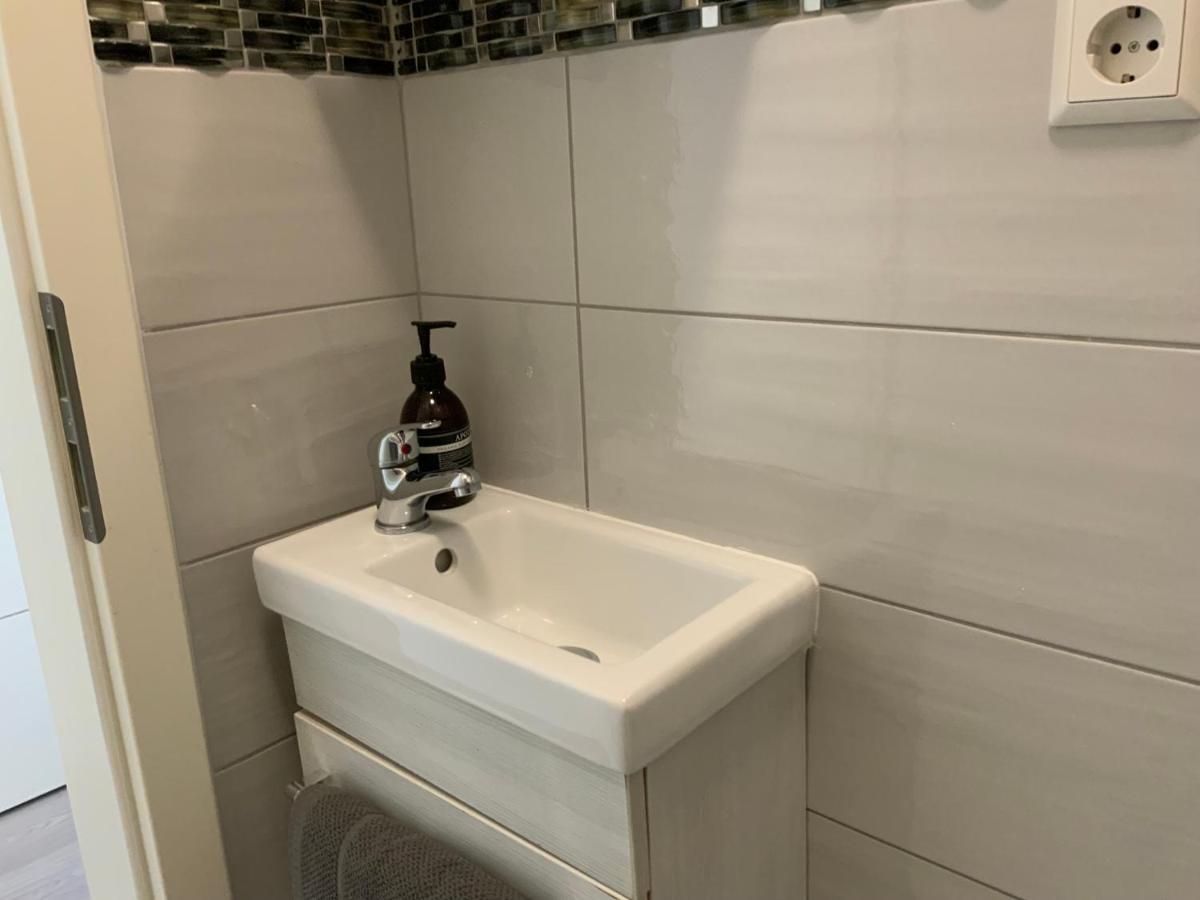 Executive Single Room With En-Suite In Guest House City Centre Luxemburg Kültér fotó